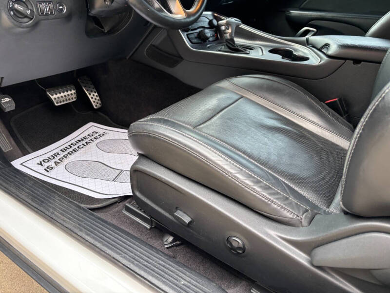 2017 Dodge Challenger SXT