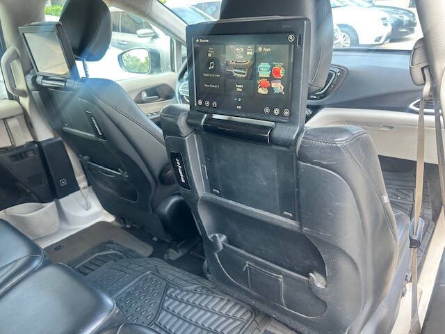 2017 Chrysler Pacifica Touring-L Plus