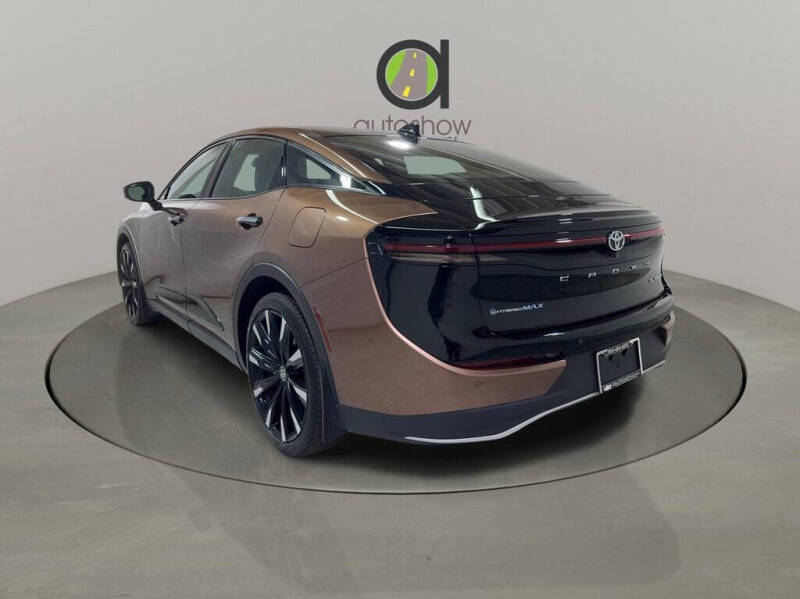 2025 Toyota Crown Platinum