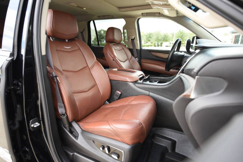 2017 Cadillac Escalade Luxury