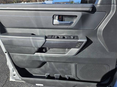 2024 Toyota Sequoia Platinum