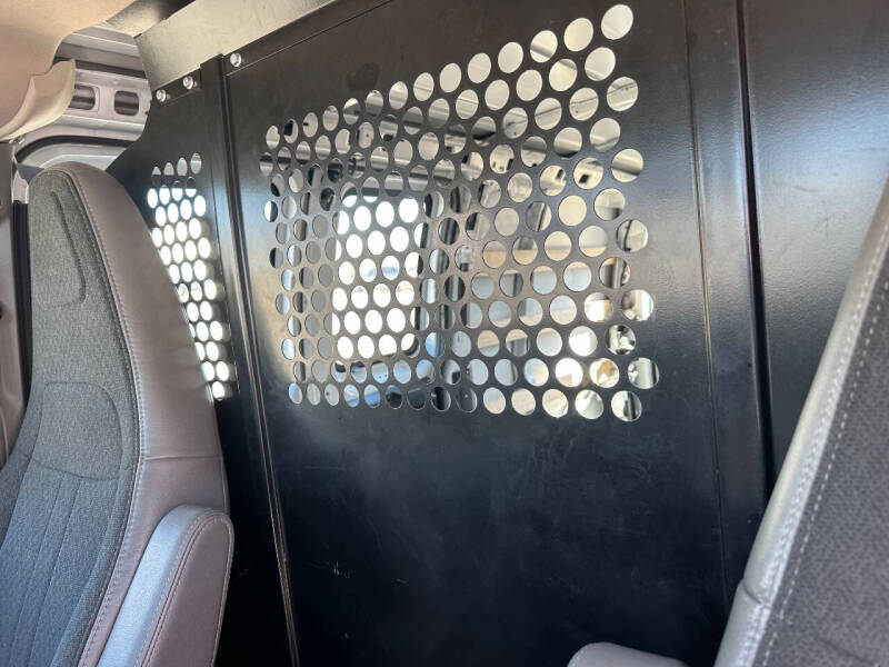 2022 GMC Savana 2500