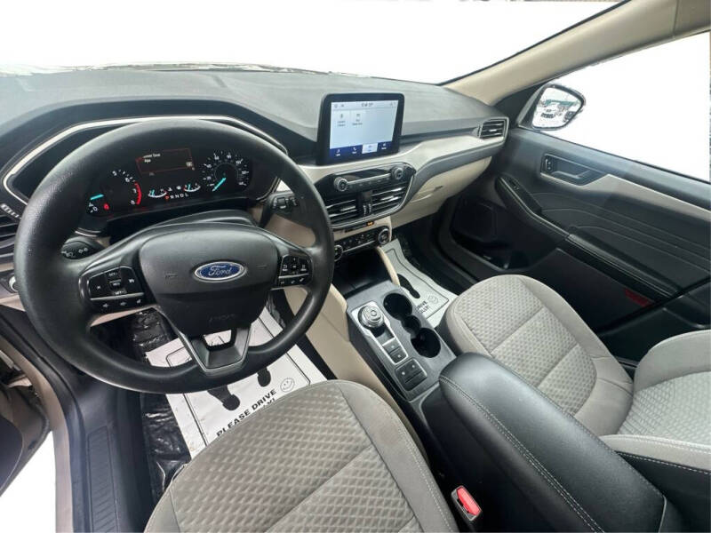 2020 Ford Escape SE