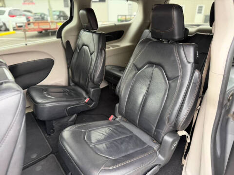 2018 Chrysler Pacifica Touring L Plus
