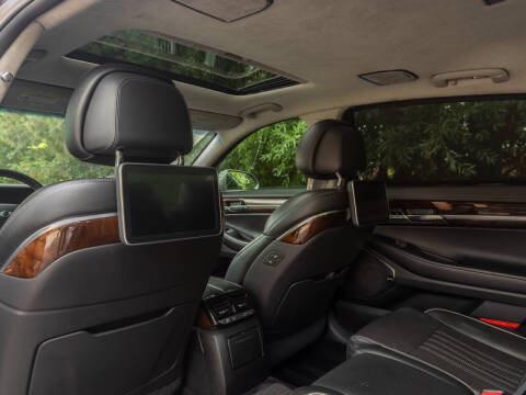 2018 Genesis G90