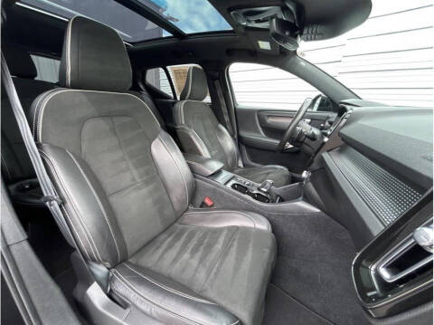 2020 Volvo XC40 T5 R-Design