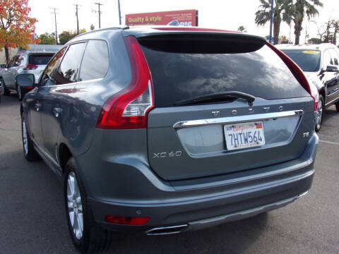 2016 Volvo XC60 T5 Drive-E Premier