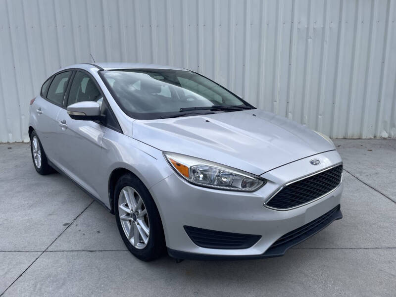 2016 Ford Focus SE's photo