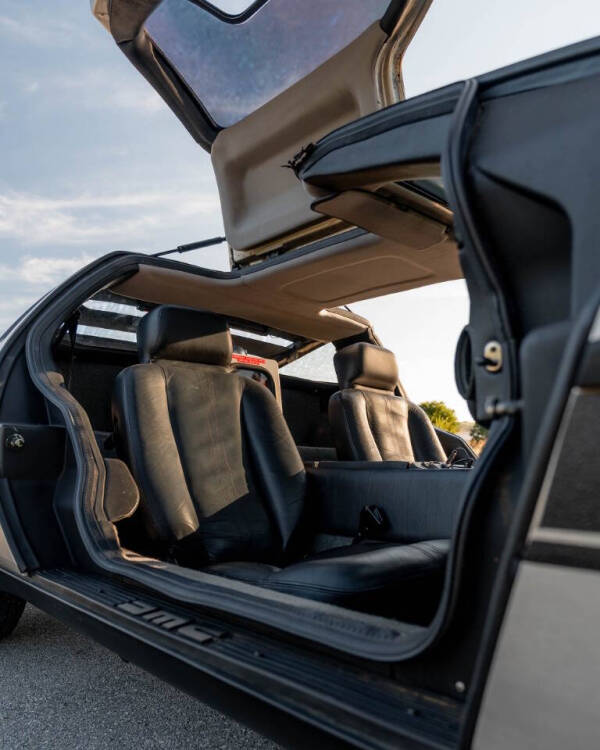1981 DeLorean DMC-12