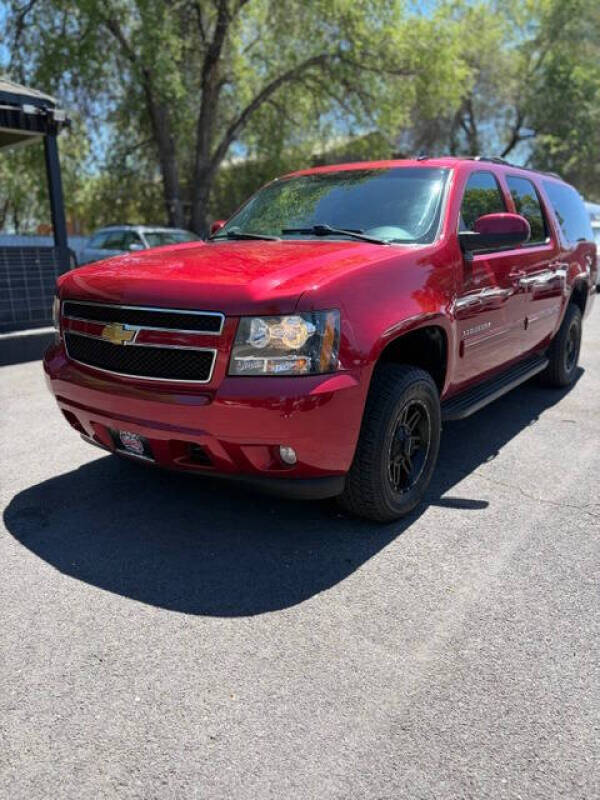 2014 Chevrolet Suburban 4WD 1500 LT's photo