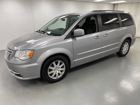 2016 Chrysler Town and Country for sale at Kerns Ford Lincoln in Celina OH