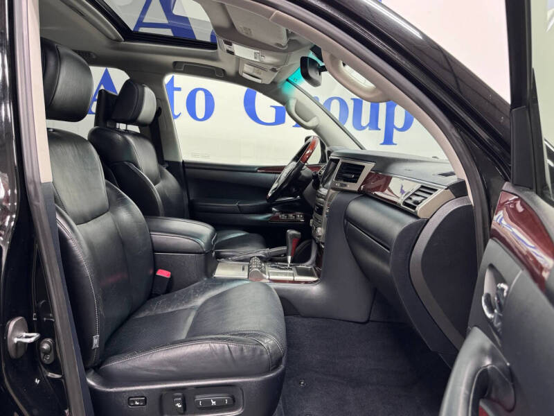 2014 Lexus LX 570