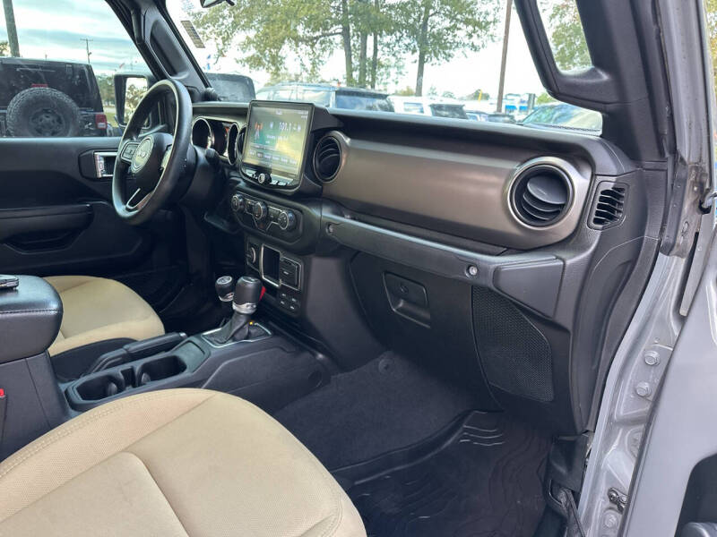 2021 Jeep Gladiator Willys Sport