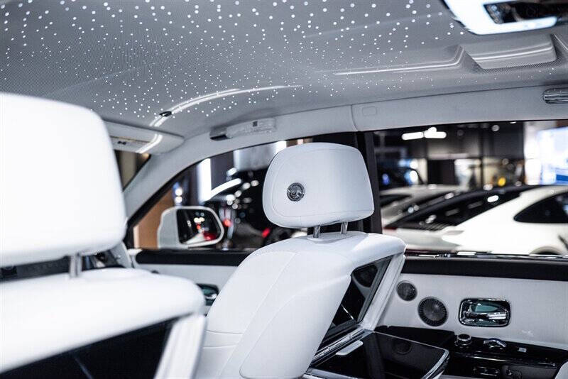 2025 Rolls-Royce Phantom