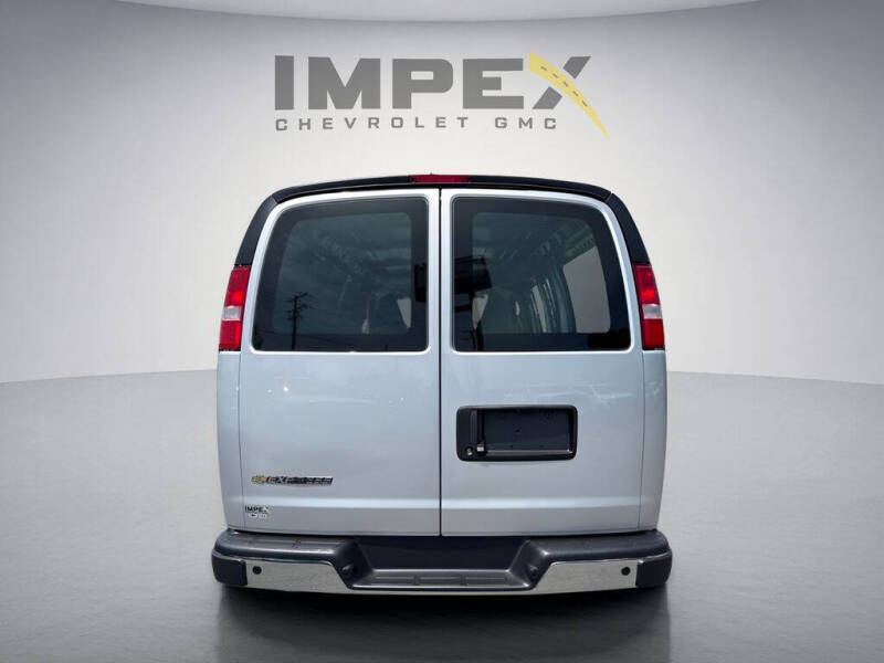 2026 Chevrolet Express 2500