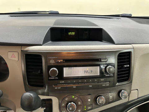 2012 Toyota Sienna