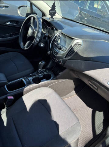 2018 Chevrolet Cruze LT Auto