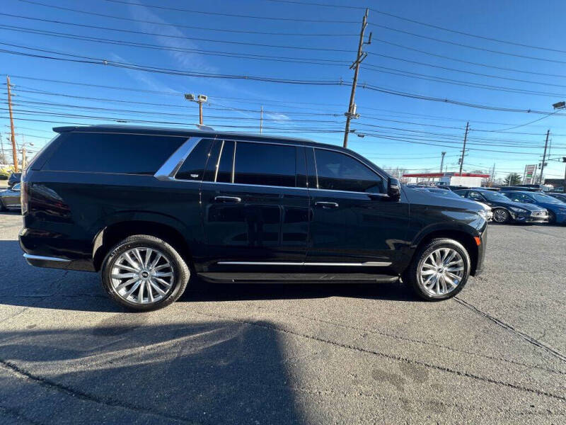 2022 Cadillac Escalade ESV Premium Luxury