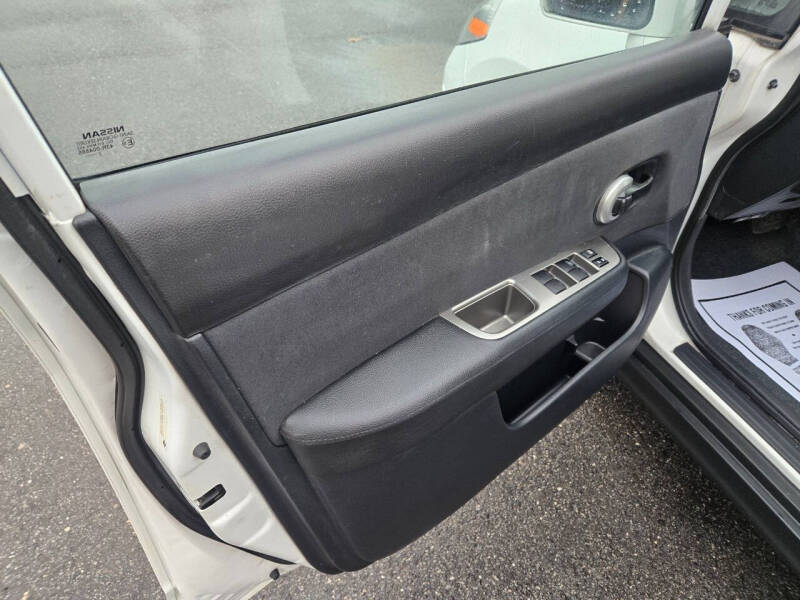 2012 Nissan Versa 1.8 S