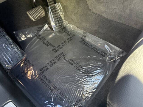 2025 Volvo XC60 B5 Plus Dark Theme