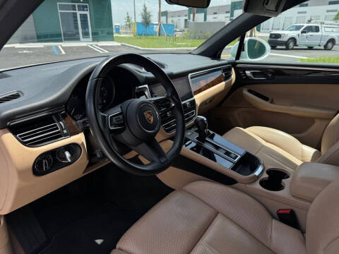 2022 Porsche Macan