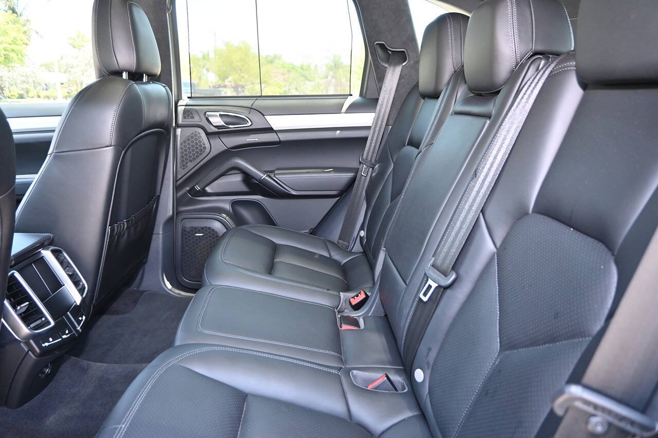 2018 Porsche Cayenne 34