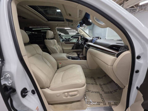 2017 Lexus LX 570