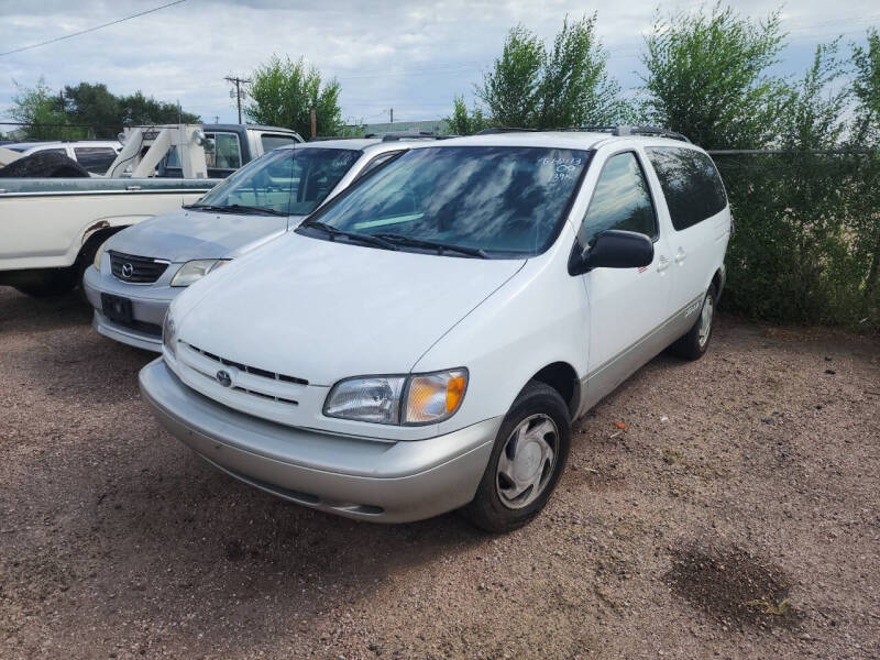 2000 Toyota Sienna XLE