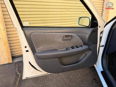 2000 Toyota Camry