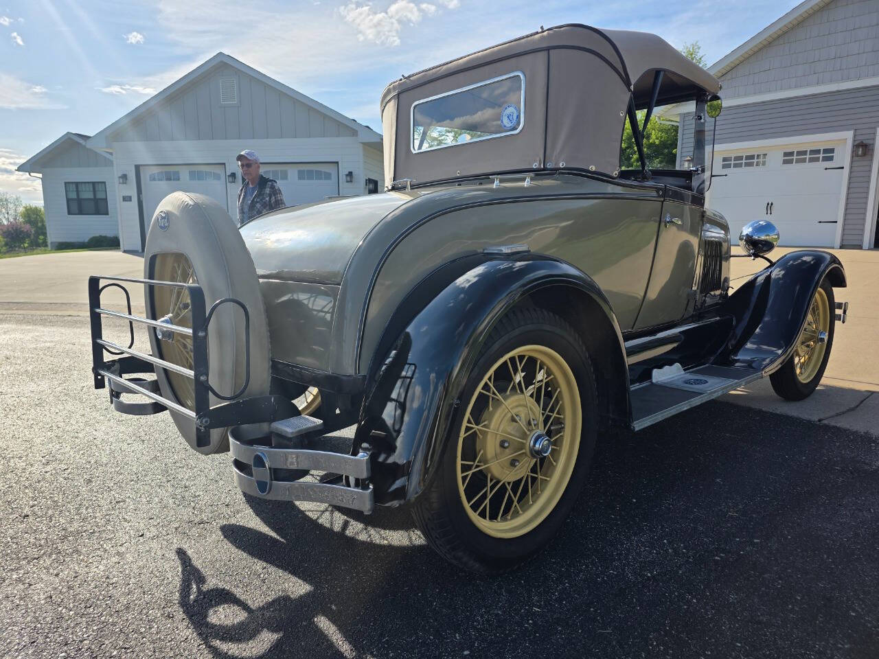 1928 Ford Roadster 95