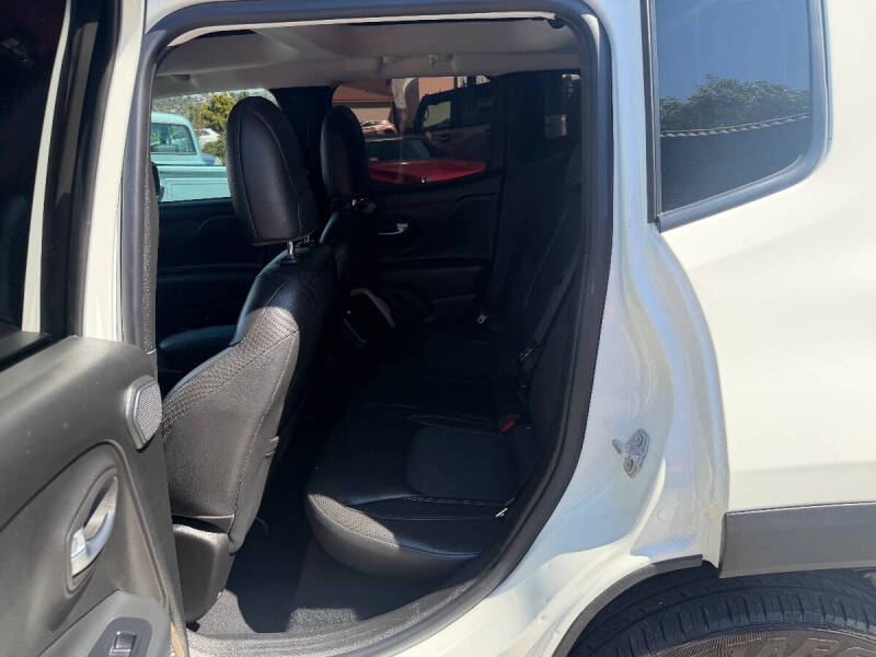 2017 Jeep Renegade Deserthawk