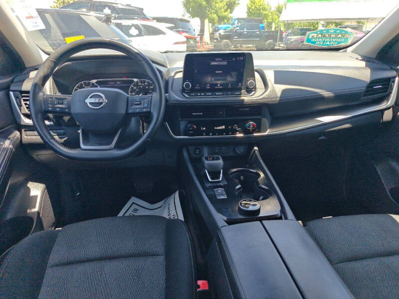 2025 Nissan Rogue SV