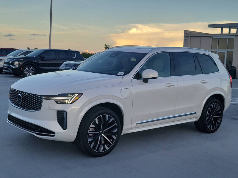 2026 Volvo XC90 T8 Core