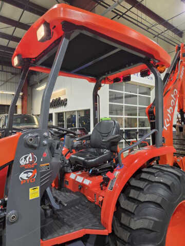 2021 Kubota M62  Tractor  Loader  Backhoe