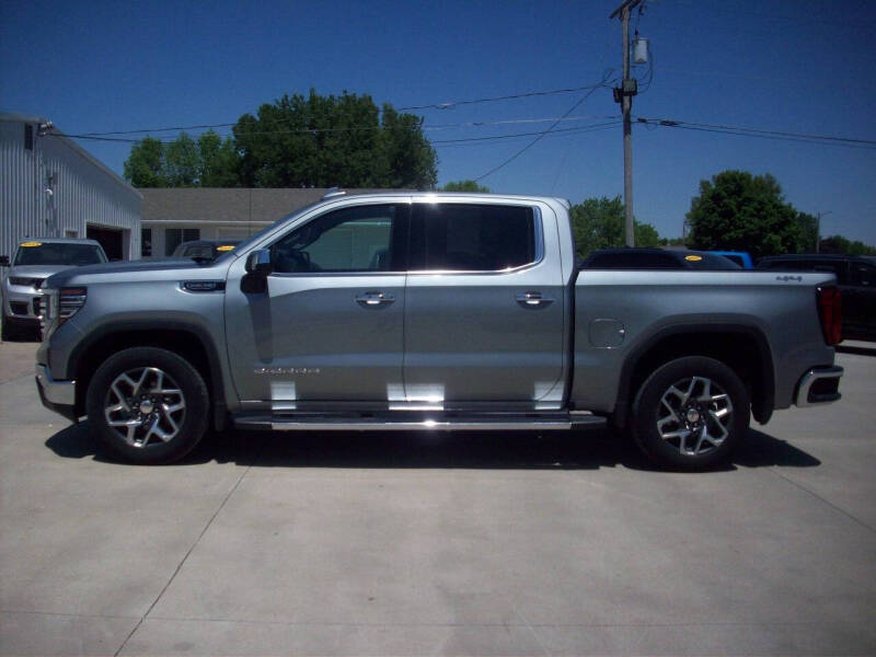 Used 2024 GMC Sierra 1500 SLT with VIN 3GTUUDED2RG171219 for sale in Kansas City