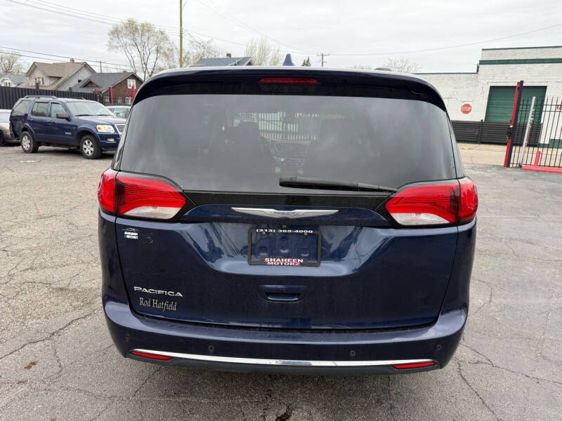 2017 Chrysler Pacifica Touring-L