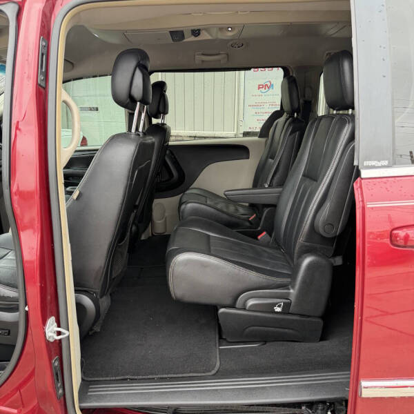 2014 Chrysler Town and Country Touring