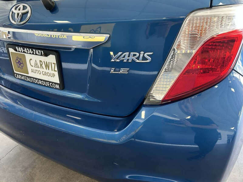 2012 Toyota Yaris 5-Door LE