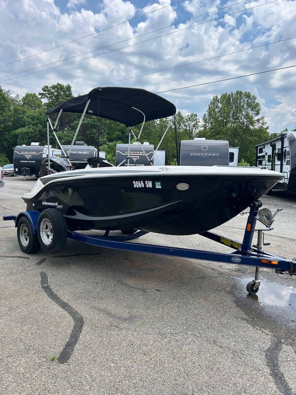2021 Bayliner Element M15