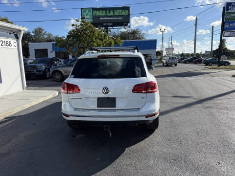 2016 Volkswagen Touareg VR6 Lux