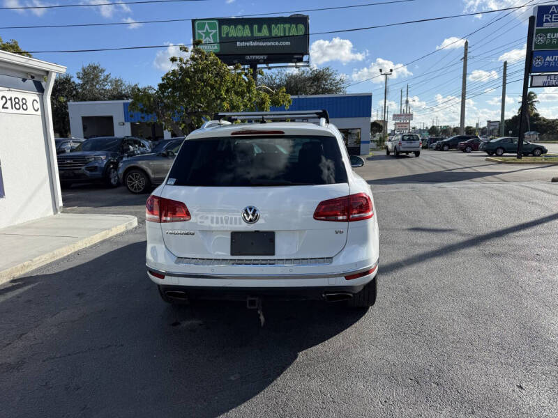 2016 Volkswagen Touareg VR6 Lux
