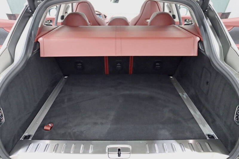 2021 Aston Martin DBX