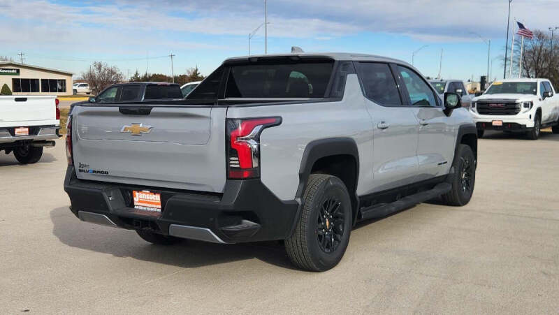 2025 Chevrolet Silverado EV LT