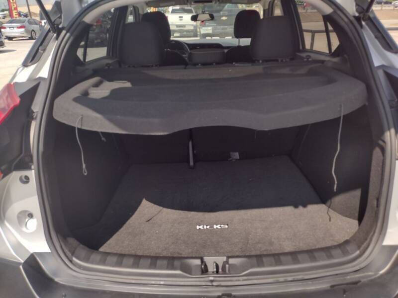 2019 Nissan Kicks S