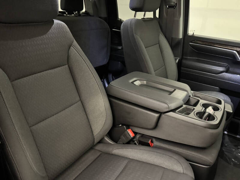 2024 GMC Sierra 1500 Elevation Standard