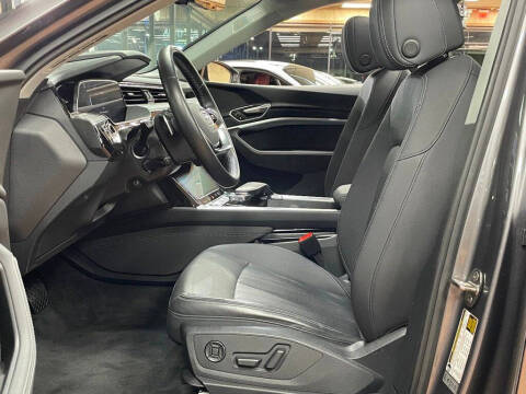 2021 Audi e-tron quattro Premium Plus