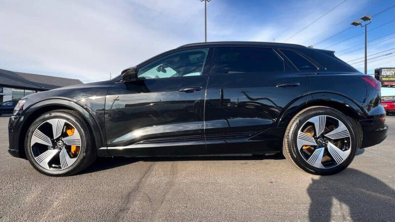 2023 Audi e-tron quattro Premium Plus