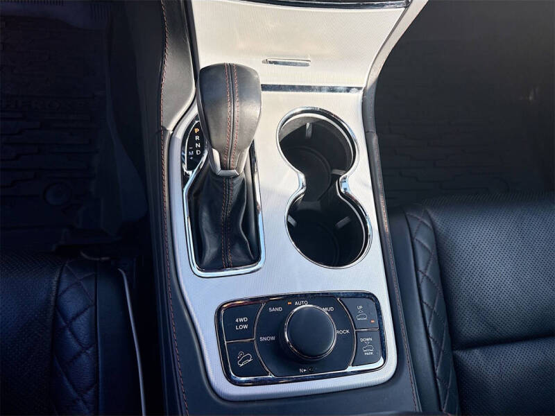 2020 Jeep Grand Cherokee Summit