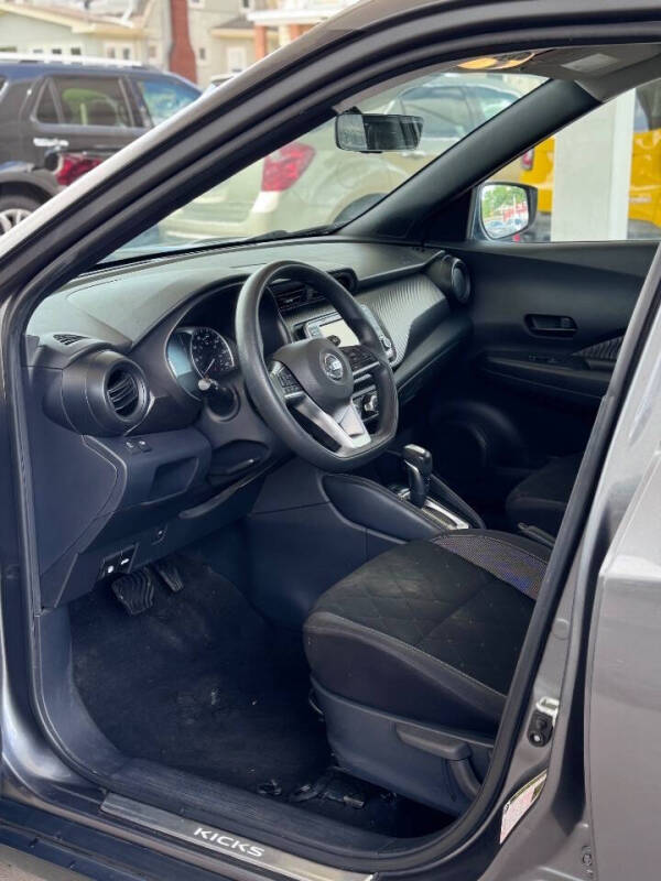 2019 Nissan Kicks S