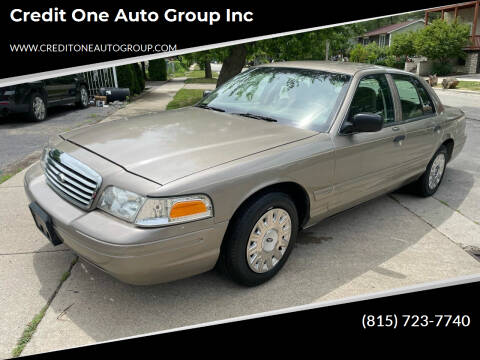 2004 Ford Crown Victoria for sale at Credit One Auto Group inc in Joliet IL